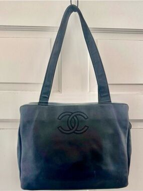 CHANEL Vintage CC Shoulder Bag Large Black Leather with ID Card & COA VGC